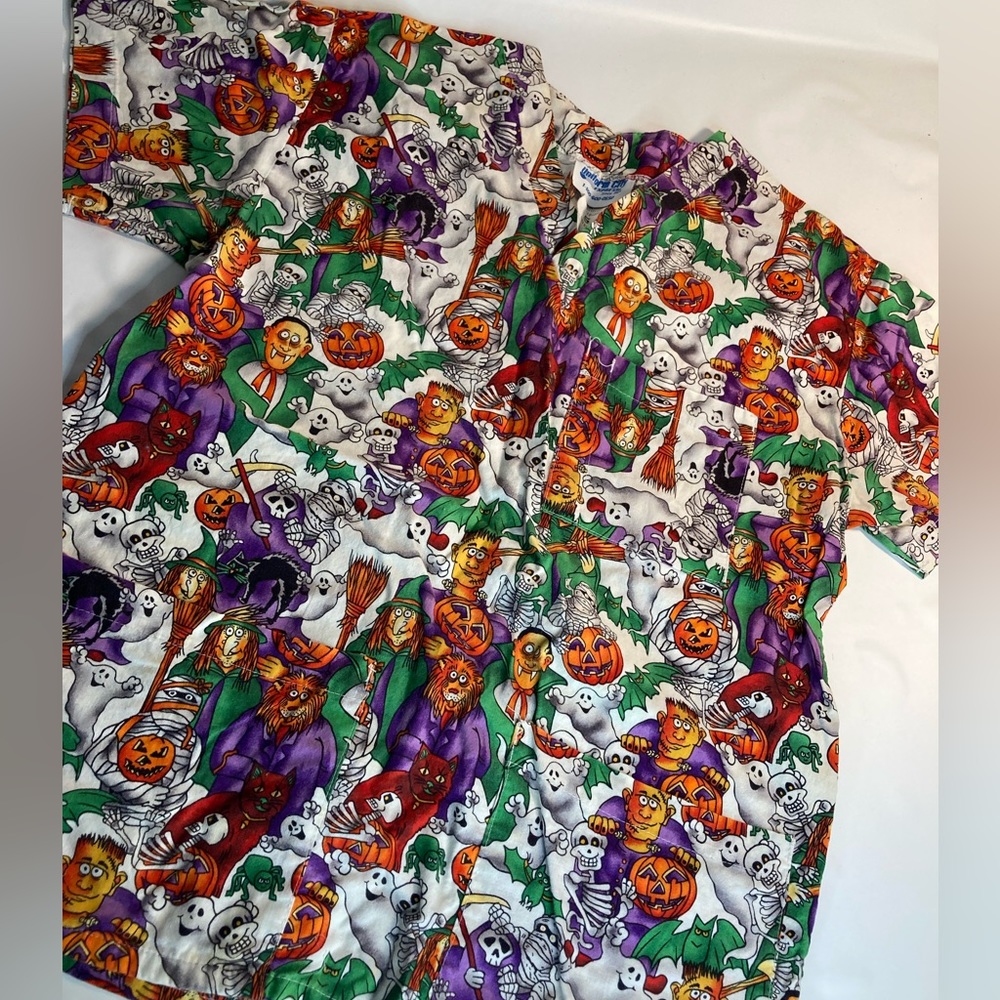 Uniform city express Halloween scrub top small